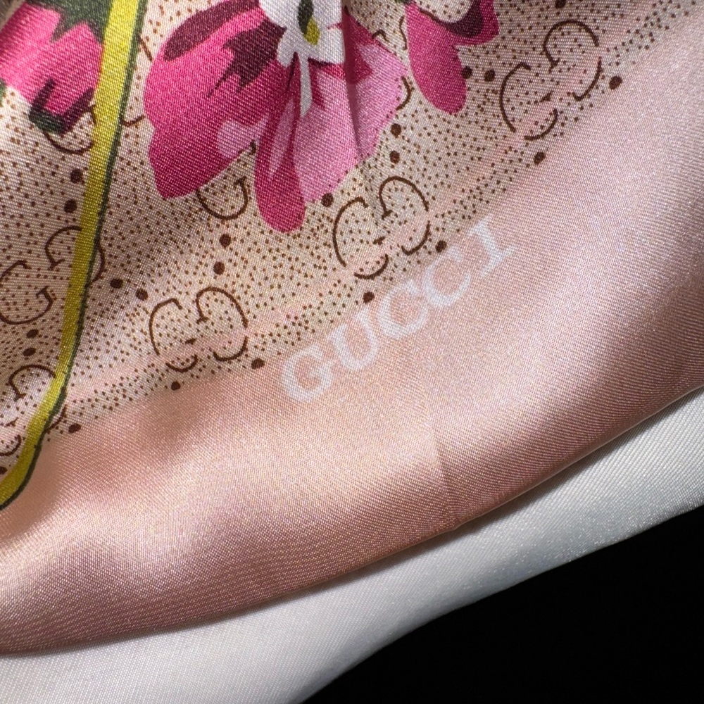 Gucci Beige and Pink Floral Silk Square Scarf - Picture 5 of 9